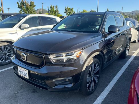 Used 2021 Volvo XC40 P8 Recharge w/ Advanced Package AWD/4WD image 1
