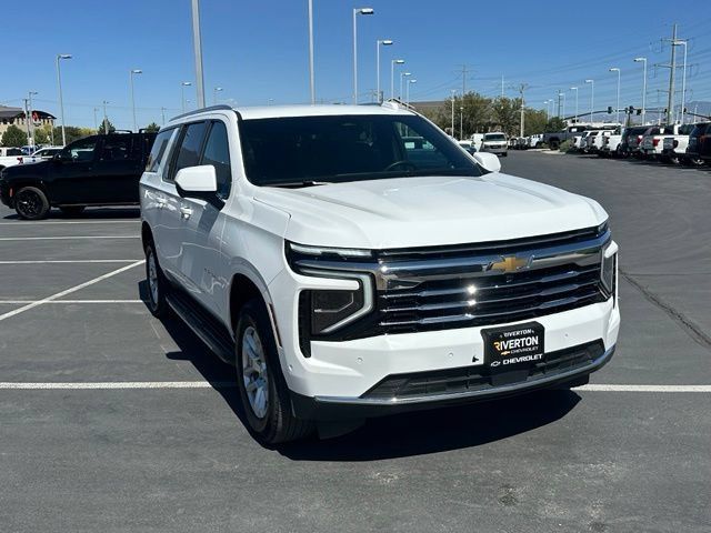 Certified 2025 Chevrolet Suburban LT AWD/4WD image 9