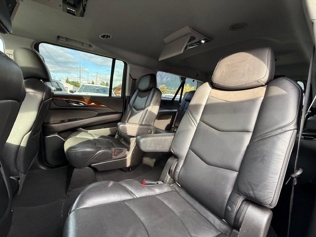 Used 2019 Cadillac Escalade ESV Luxury AWD/4WD image 34