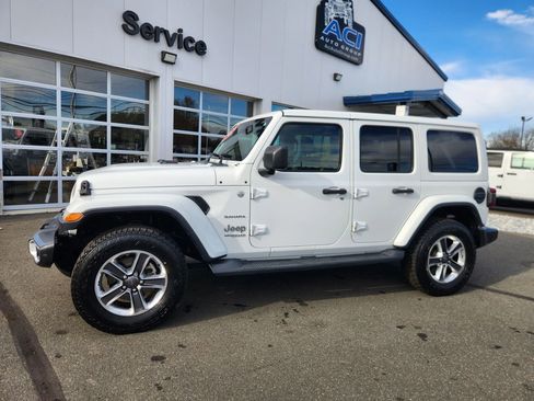 Used 2019 Jeep Wrangler Unlimited Sahara w/ Dual Top Group image 6