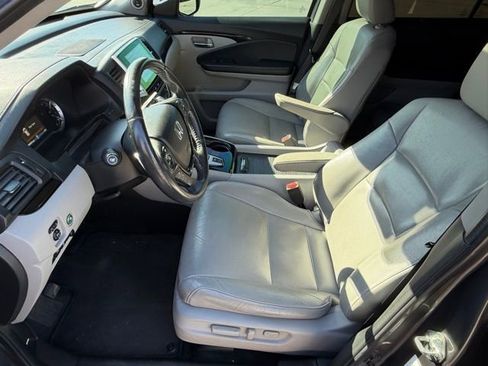 Used 2017 Honda Pilot Touring image 17