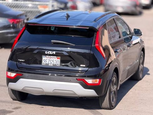 Used 2023 Kia Niro EX FWD image 17