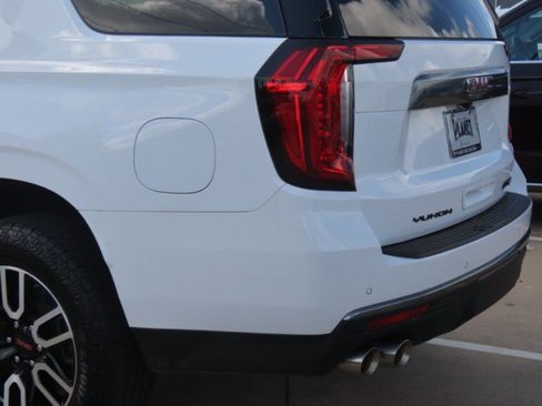 Used 2024 GMC Yukon AT4 w/ AT4 Premium Package AWD/4WD image 14