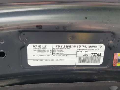 Certified 2025 RAM 1500 Laramie AWD/4WD image 24