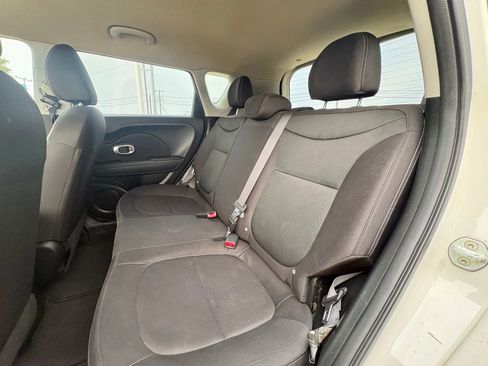 Used 2016 Kia Soul FWD image 11