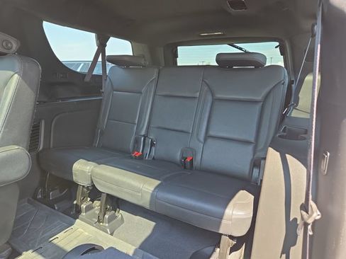 Used 2022 Chevrolet Suburban Z71 w/ Off-Road Capability Package AWD/4WD image 33