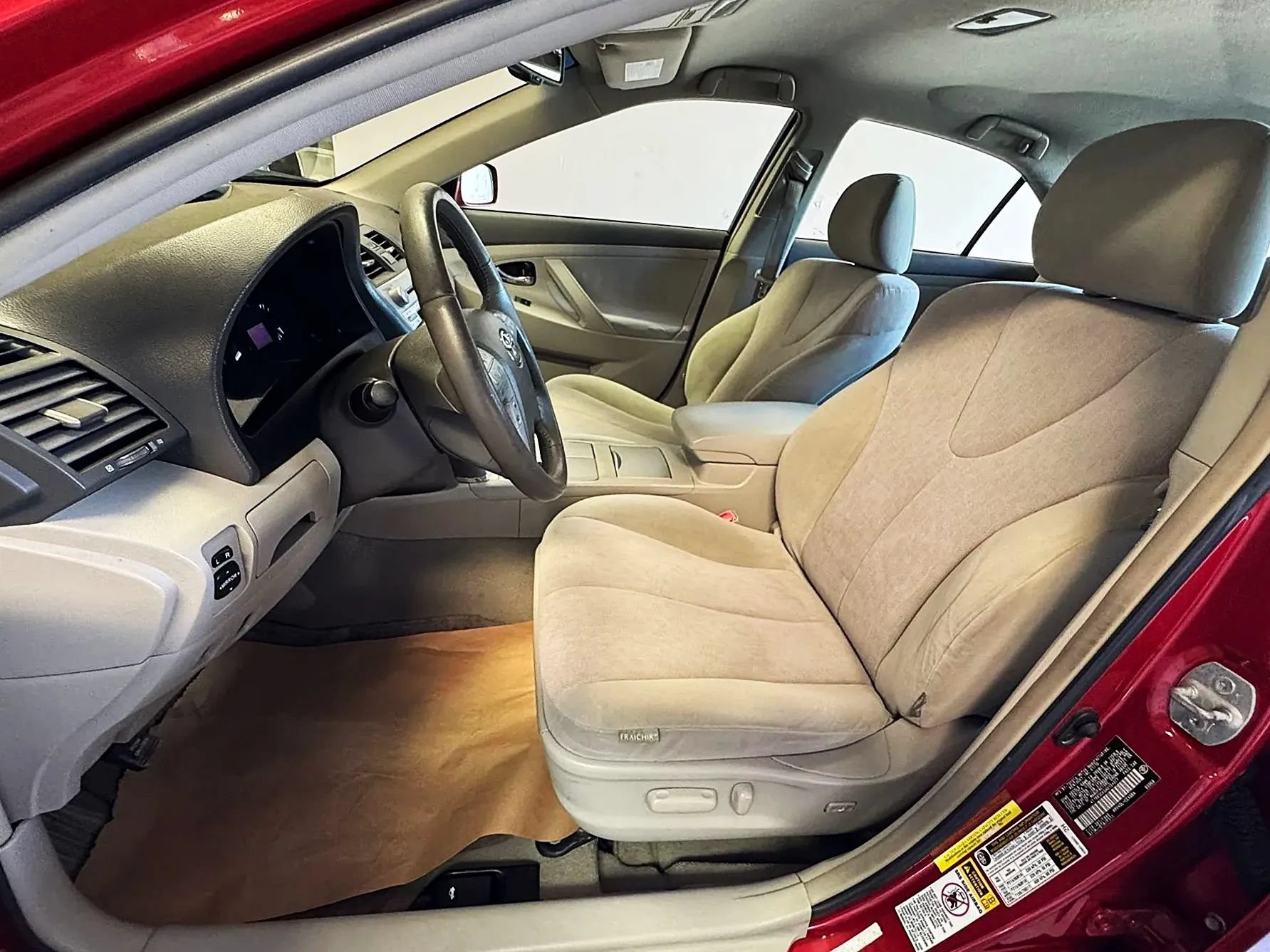 Used 2010 Toyota Camry Hybrid w/ Upgrade Pkg FWD image 13
