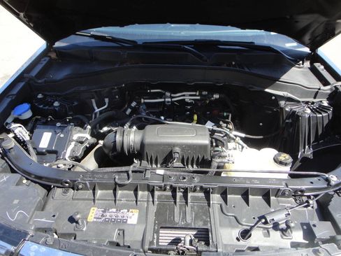 Used 2021 Ford Explorer XLT AWD/4WD image 17