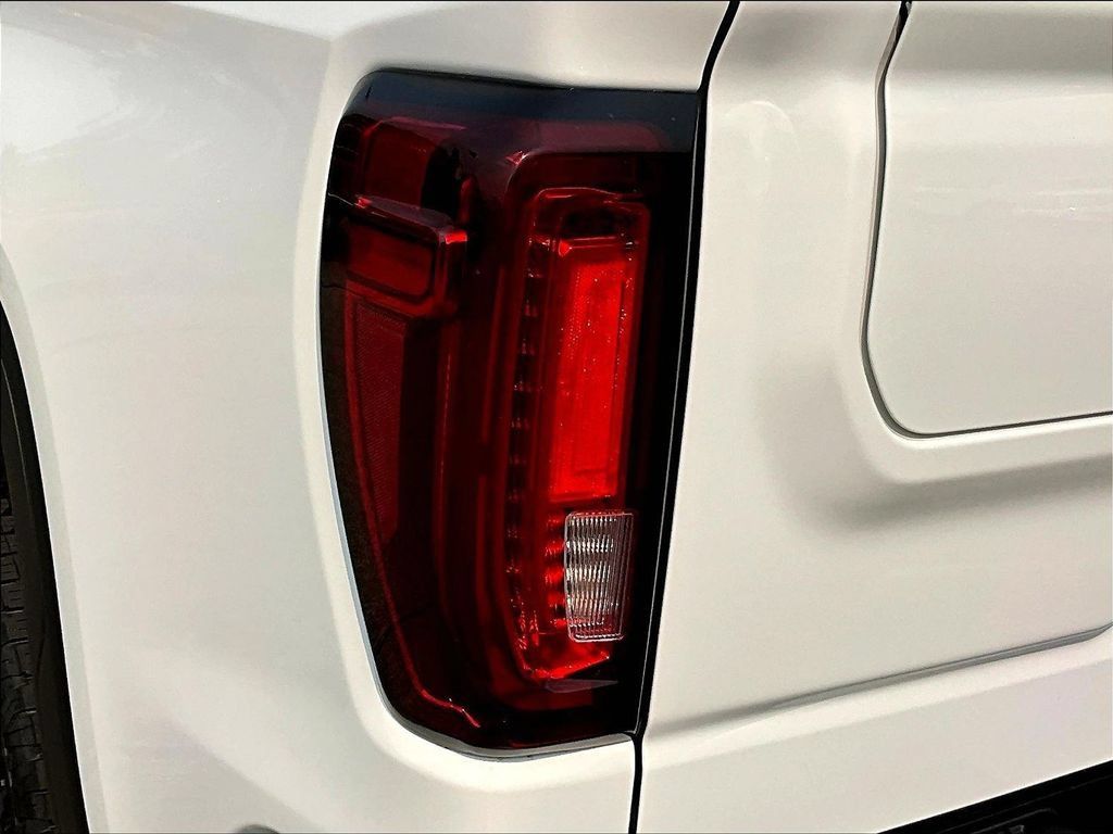 Used 2022 GMC Sierra 1500 AT4 w/ AT4 Premium Package AWD/4WD image 26