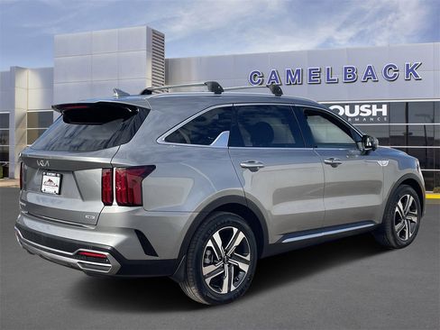 Used 2023 Kia Sorento SX Prestige image 5
