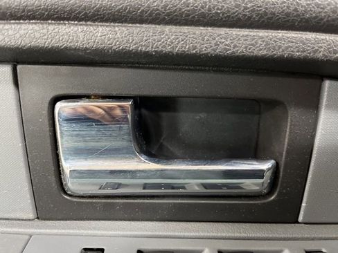 Used 2013 Ford F150 XLT w/ XLT Chrome Pkg image 10