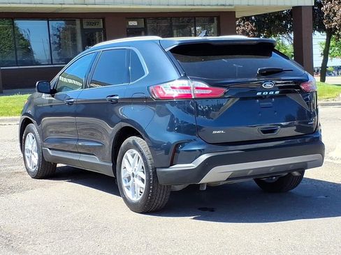 Used 2024 Ford Edge SEL w/ Convenience Package AWD/4WD image 3