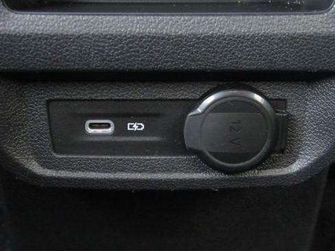 Used 2022 Volkswagen Tiguan SE R-Line image 27