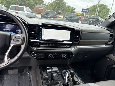 Used 2024 Chevrolet Silverado 1500 ZR2 w/ Technology Package AWD/4WD image 21