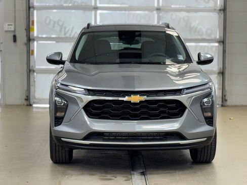 New 2026 Chevrolet Trax LT w/ Driver Confidence Package FWD image 2