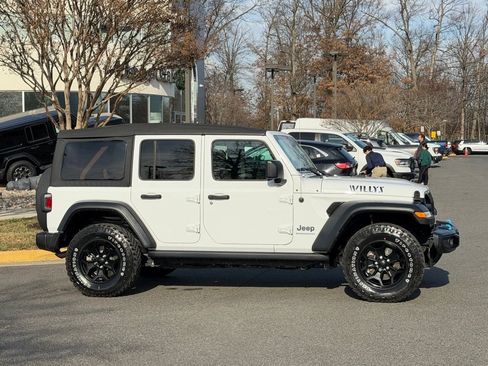 Used 2023 Jeep Wrangler Unlimited w/ Cold Weather Group image 5