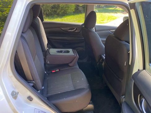 Used 2019 Nissan Rogue SV FWD image 34