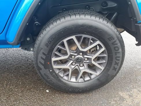 Certified 2025 Jeep Wrangler Unlimited Sahara AWD/4WD image 10