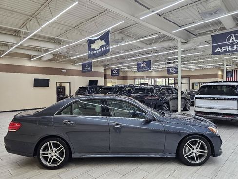 Used 2014 Mercedes-Benz E 550 4MATIC Sedan image 5