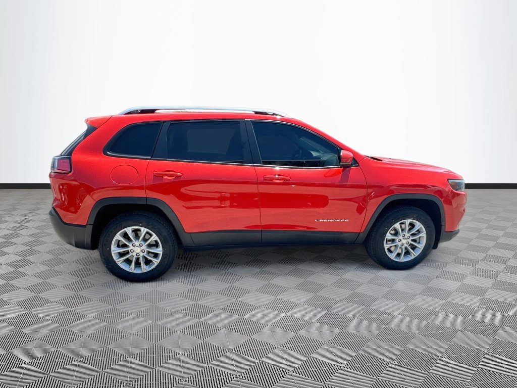 Certified 2021 Jeep Cherokee Latitude w/ Mopar Interior Package AWD/4WD image 5