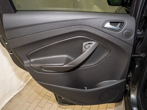 Used 2017 Ford Escape Titanium image 9