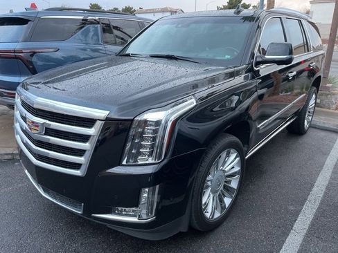 Used 2019 Cadillac Escalade Platinum image 9