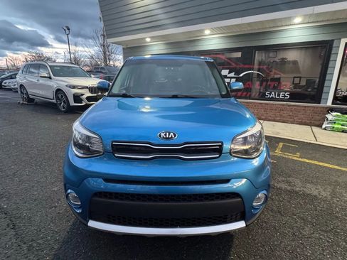 Used 2018 Kia Soul + image 2