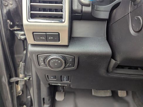 Used 2018 Ford F350 Platinum w/ Platinum Ultimate Package image 24