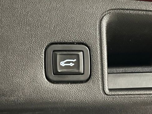 Used 2018 GMC Terrain Denali w/ Advanced Safety Package AWD/4WD image 36