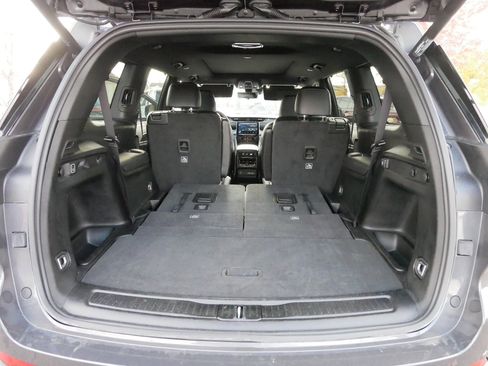 Used 2024 Jeep Grand Cherokee L Limited w/ Luxury Tech Group II image 18