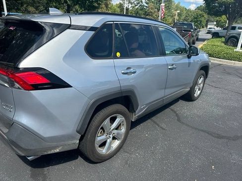 Used 2021 Toyota RAV4 Limited AWD/4WD image 4