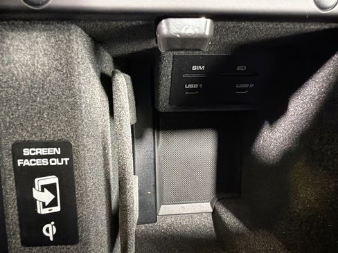 Certified 2025 Porsche Macan image 30