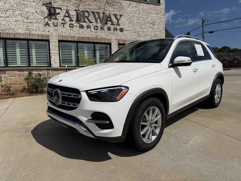 Used 2024 Mercedes-Benz GLE 350 4MATIC image 3
