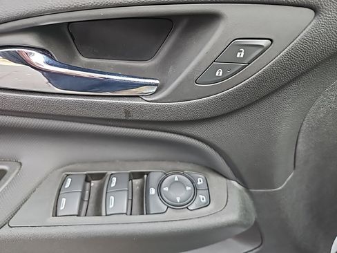 Used 2022 Chevrolet Equinox RS image 10