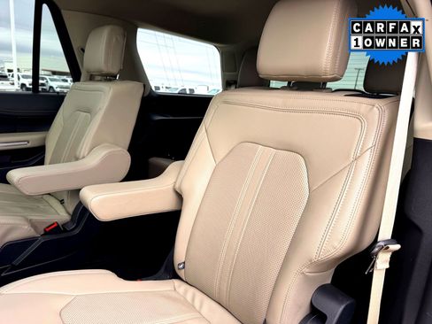 Used 2023 Ford Expedition Limited image 19