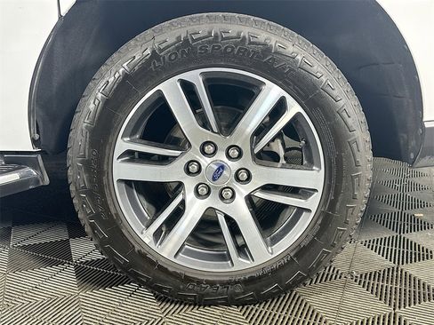 Used 2022 Ford Expedition Max Limited image 34