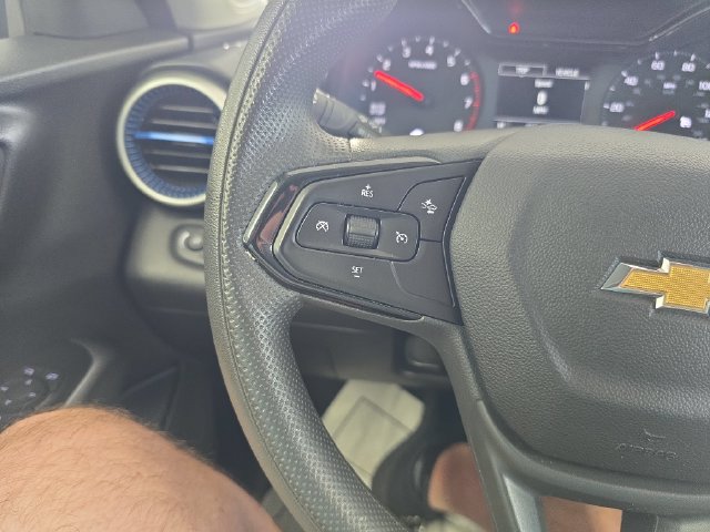 Used 2025 Chevrolet Trax LS FWD image 19