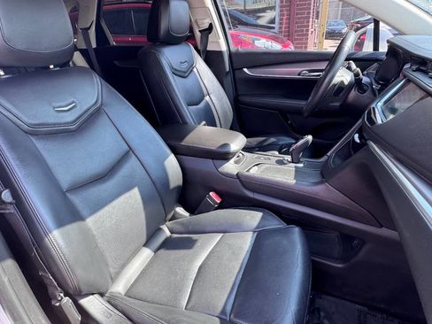 Used 2017 Cadillac XT5 Luxury w/ Driver Awareness Package image 7