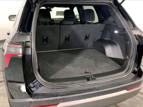 Used 2025 Chevrolet Equinox LT FWD image 4