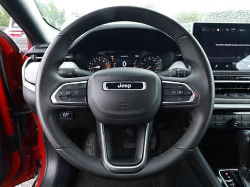 Used 2024 Jeep Compass Latitude AWD/4WD image 8