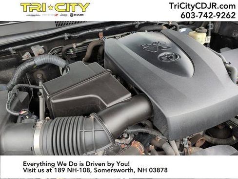 Used 2016 Toyota Tacoma Limited w/ Towing Package image 28