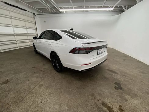 Used 2023 Honda Accord Sport image 4