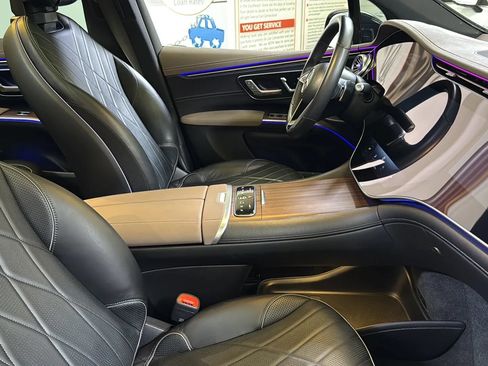 Used 2023 Mercedes-Benz EQS 580 4MATIC SUV image 21