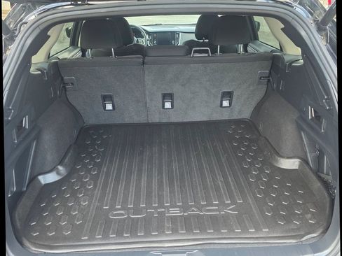 Used 2022 Subaru Outback Premium image 10