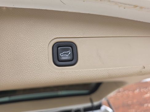 Used 2010 Chevrolet Tahoe LTZ AWD/4WD image 40