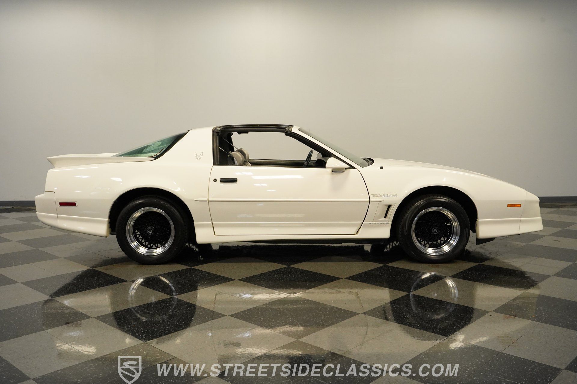 Used 1989 Pontiac Firebird Trans Am RWD image 15