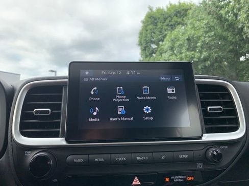 New 2025 Hyundai Venue SEL image 16