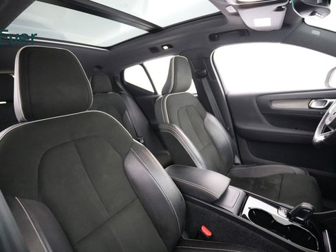 Used 2021 Volvo XC40 P8 Recharge w/ Advanced Package AWD/4WD image 4