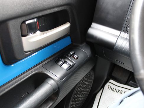 Used 2007 Toyota FJ Cruiser 4WD image 23