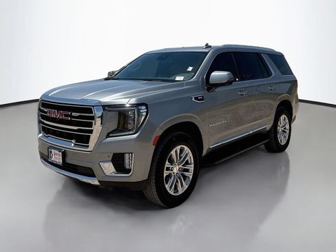 Used 2024 GMC Yukon SLT w/ SLT Luxury Package RWD image 3